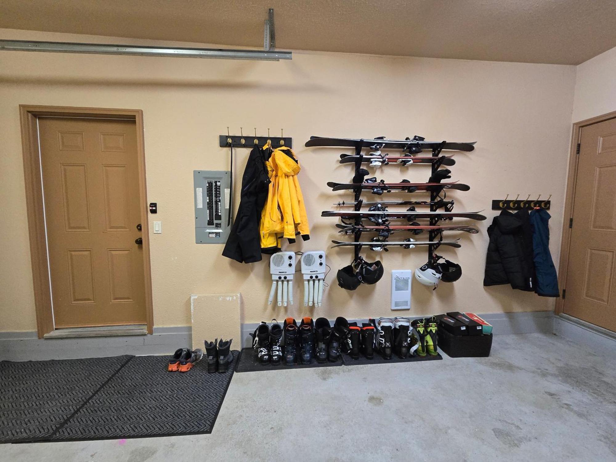 Mountain Escape For Ski And Golf Enthusiasts Кимберли Экстерьер фото